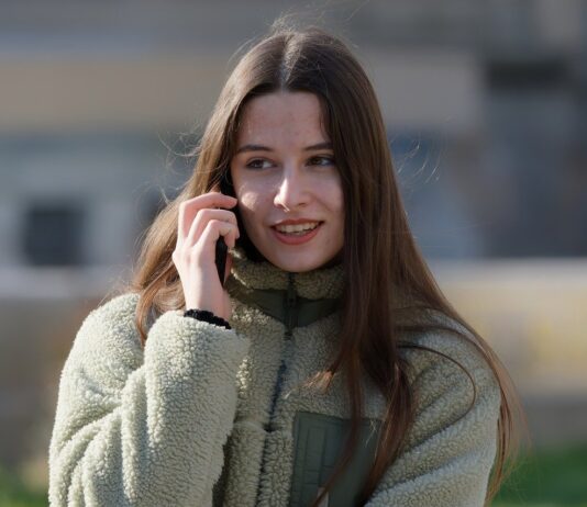 10 Best Tips to get over the fear of speaking English